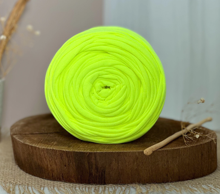 Amorino Fios Premium T-Shirt Yarn - Neon Yellow