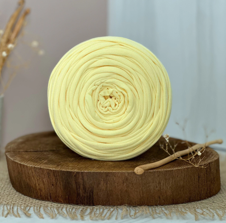Amorino Fios Premium T-Shirt Yarn - Light Yellow